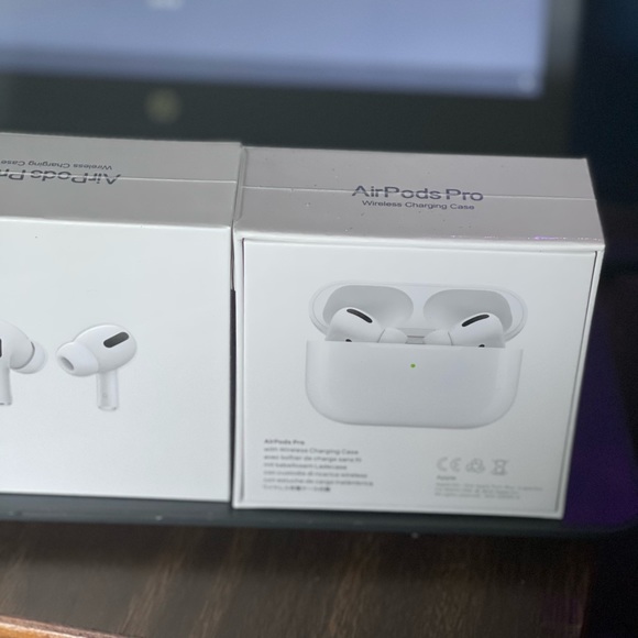 AirPods Pros - Picture 4 of 5